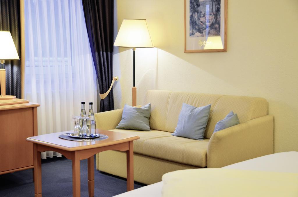 Hotel Gasthof Am Forsthof Edelsfeld ภายนอก รูปภาพ